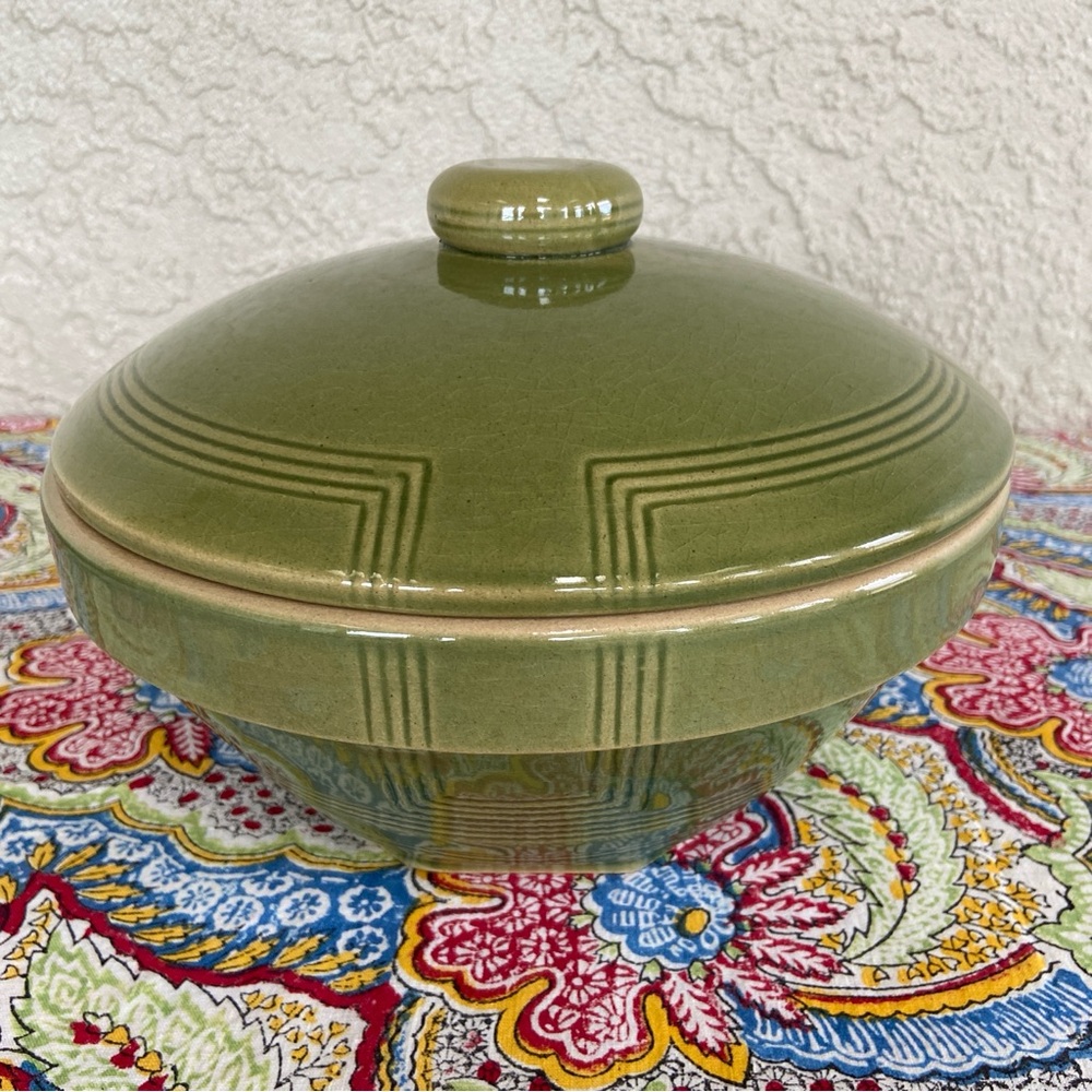 Tender Heart Treasures Vintage Covered Ceramic Casserole Dish with Lid - 9”